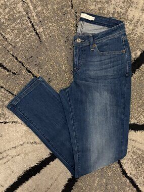 Women's Size 8M Levi's Jeans